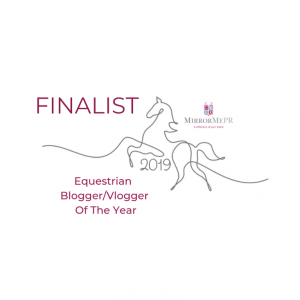 distintivo de finalista en los Equestrian Blogger Awards 2019