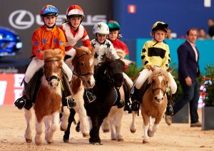 pony turf, carreras de ponis y niños
